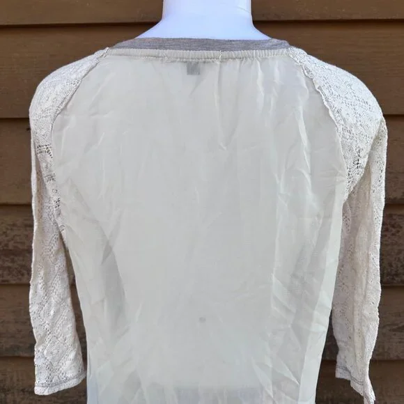 Womens XL MNK Lace Sleeve Top With Bull Skull Floral Design Beige & Cream Sheer - Picture 8 of 9